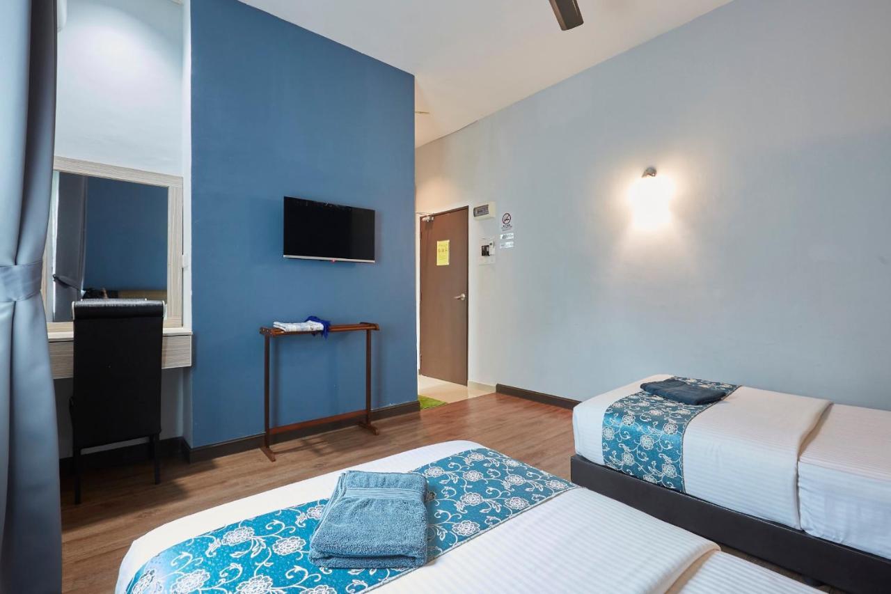 D' Qamar Guesthouse 콴탄 외부 사진