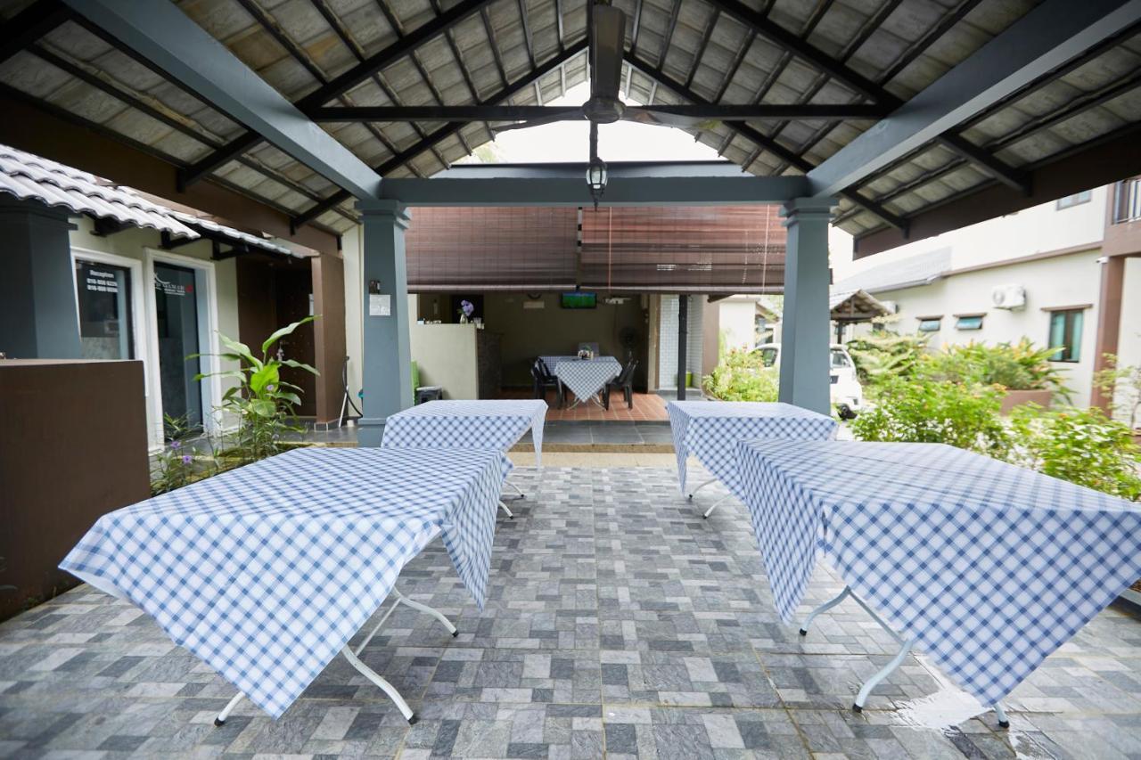 D' Qamar Guesthouse 콴탄 외부 사진