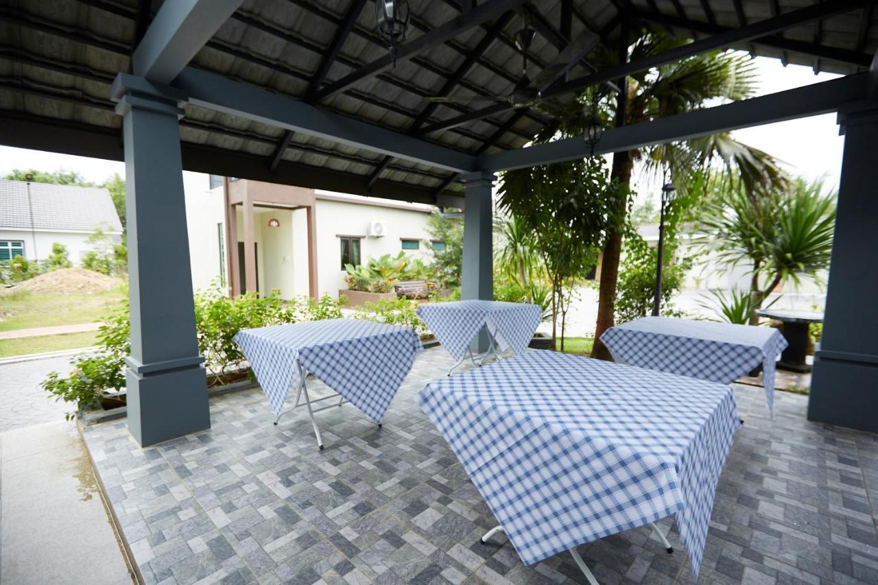 D' Qamar Guesthouse 콴탄 외부 사진